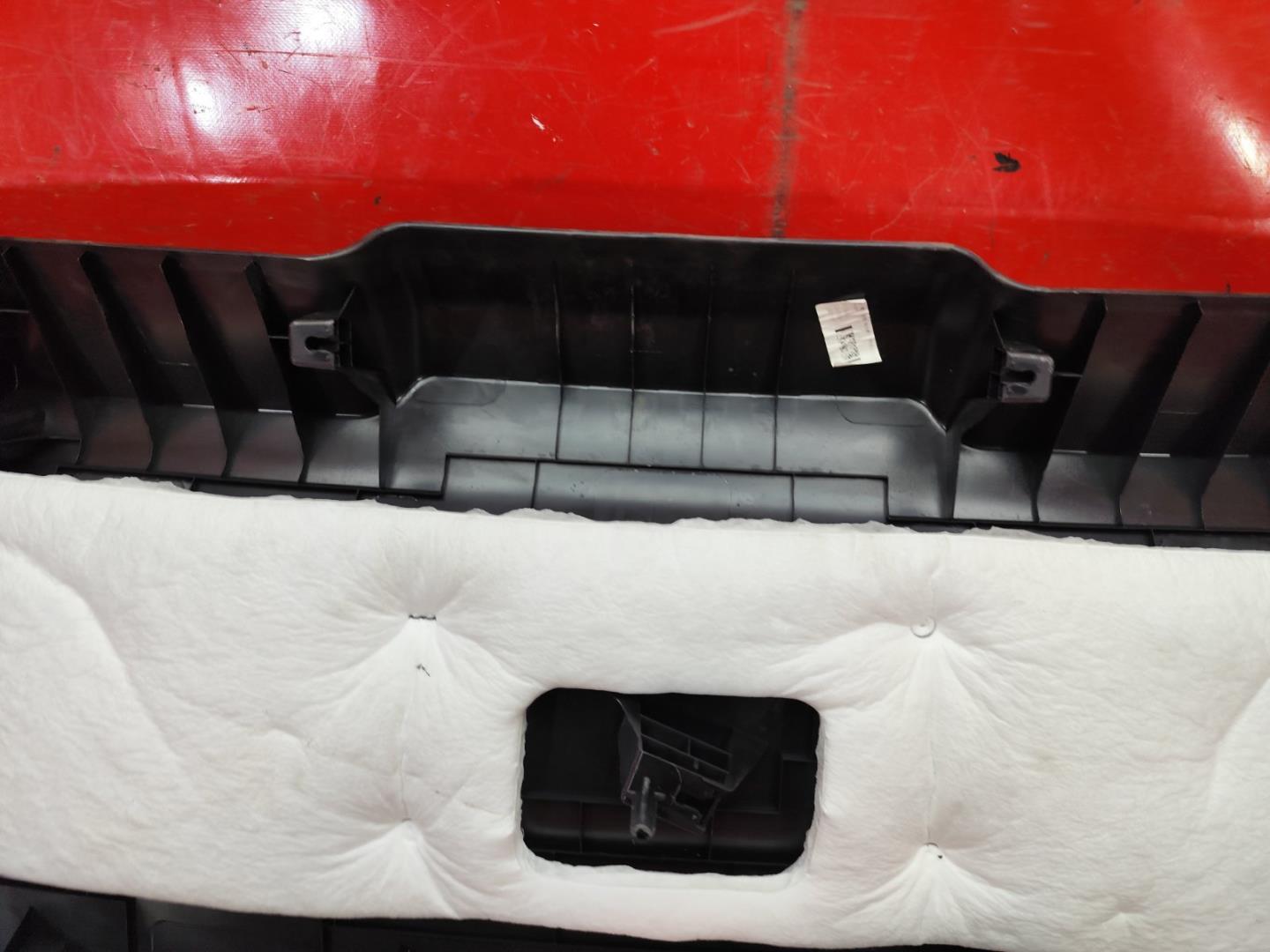 Обшивка крышки багажника