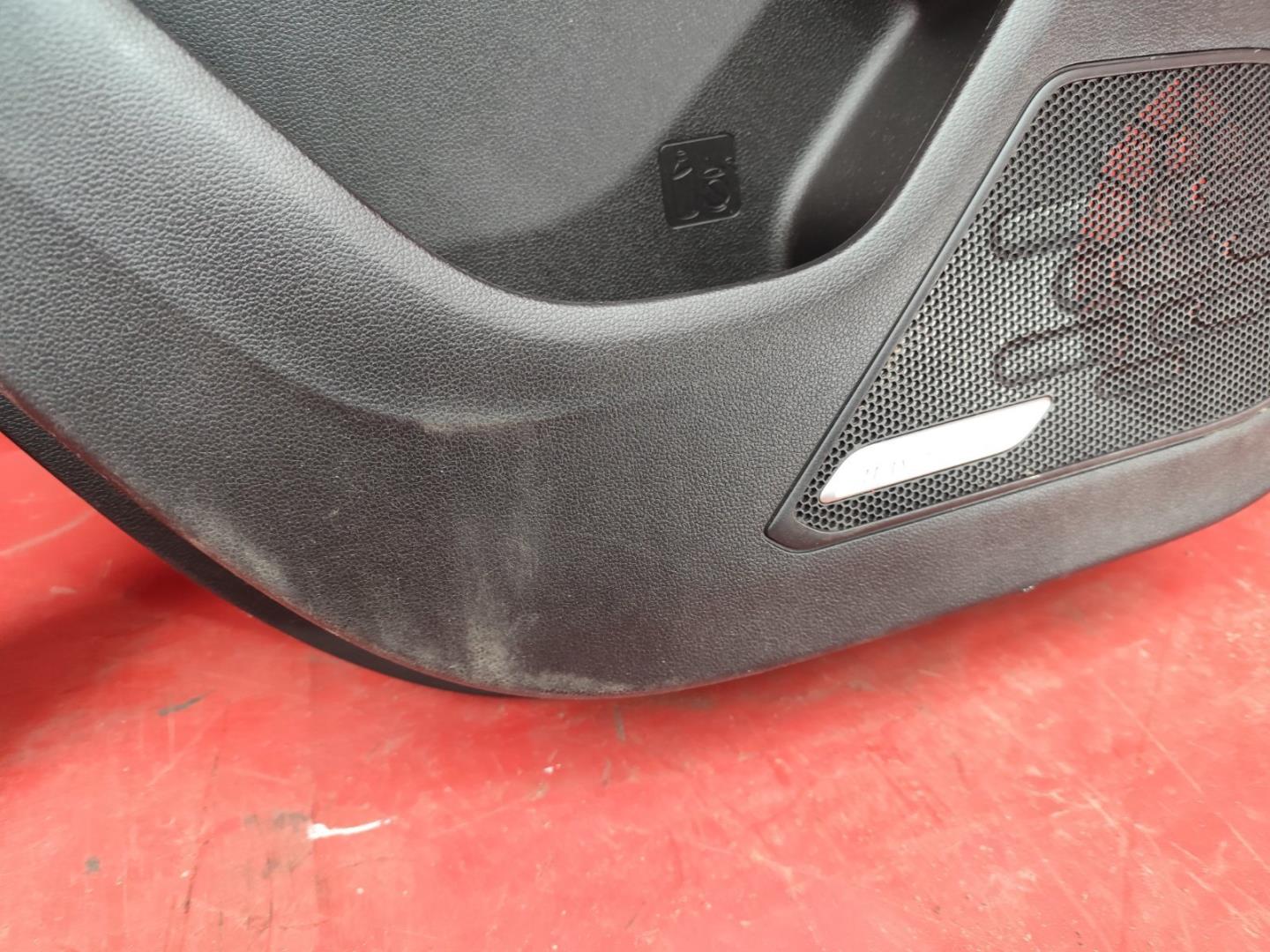 Обшивка двери