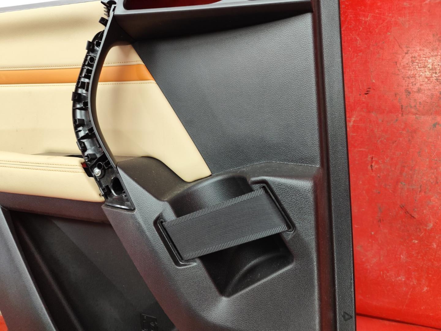 Обшивка двери