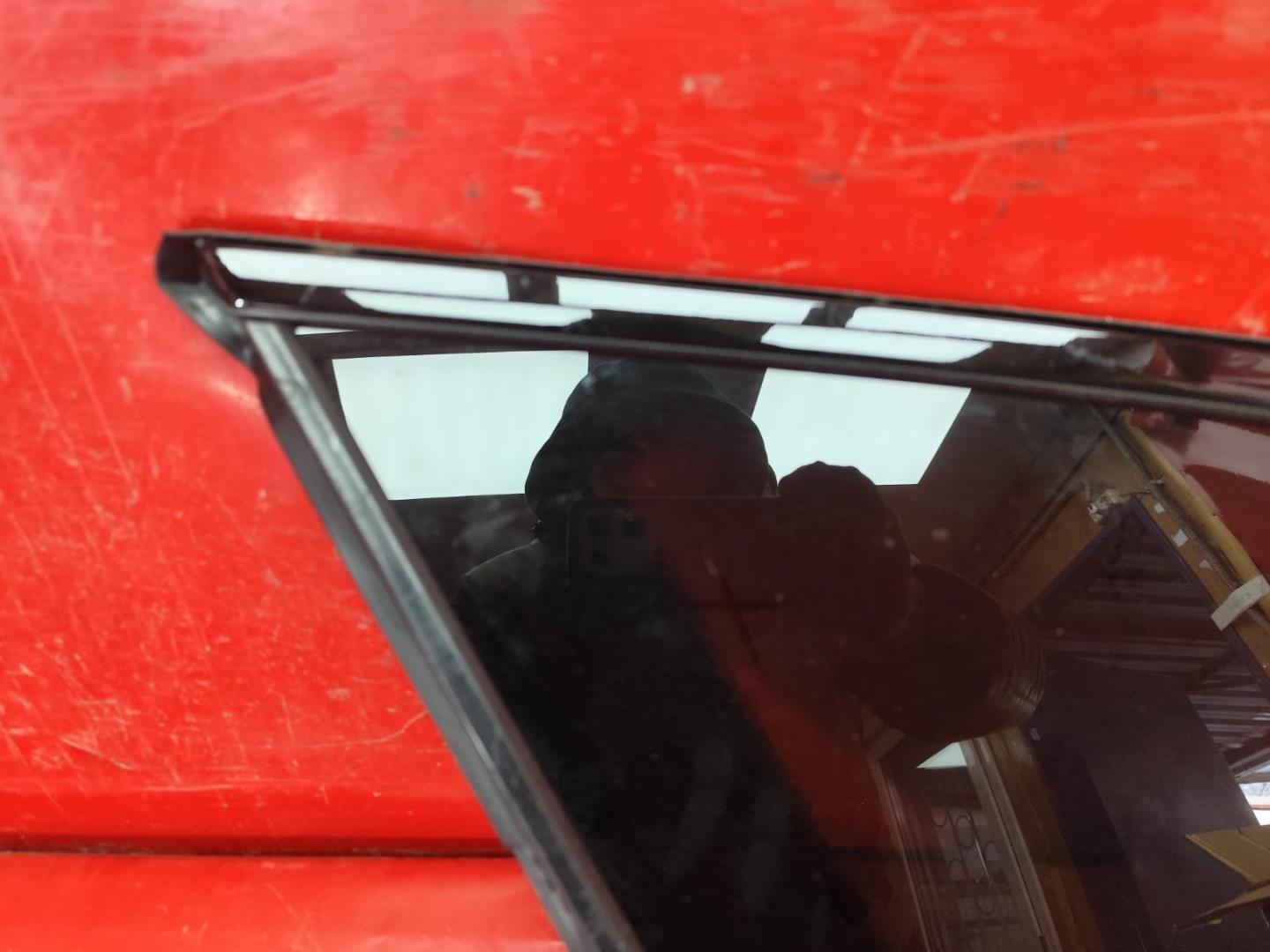 Стекло боковое