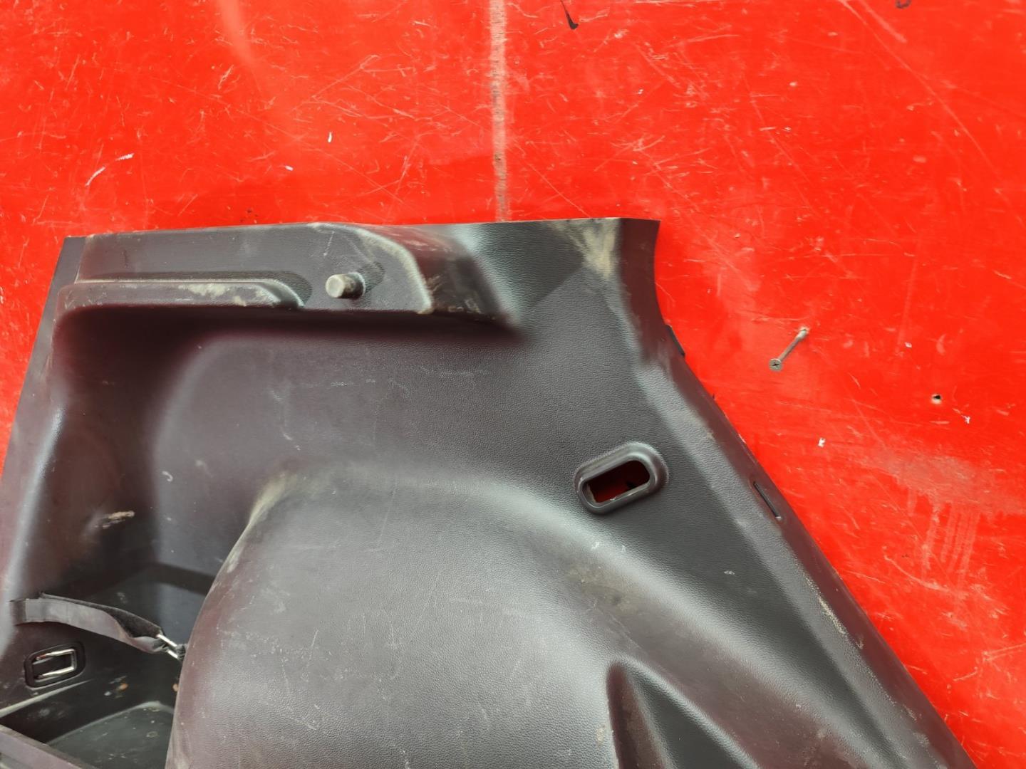 Обшивка багажника