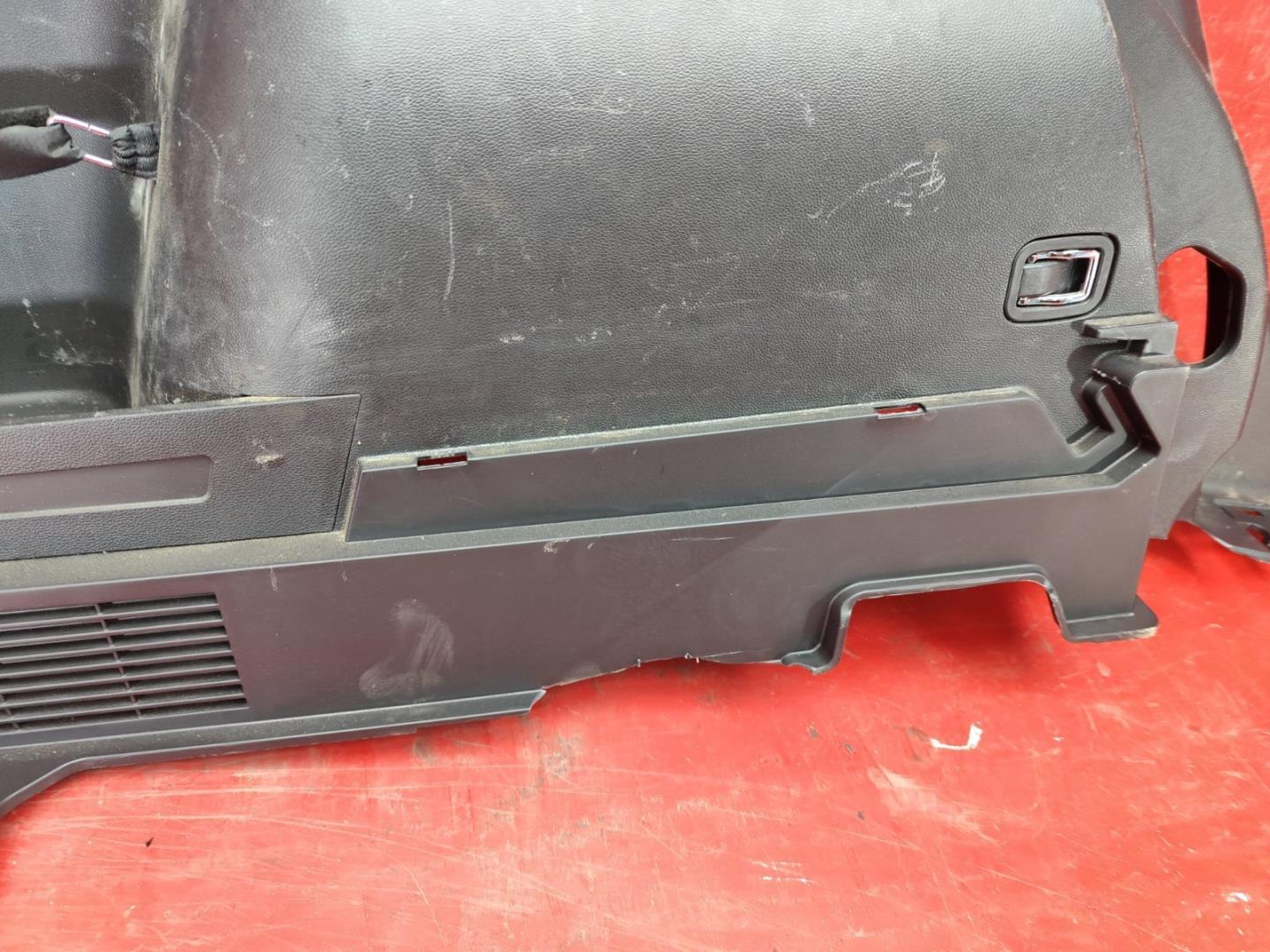 Обшивка багажника