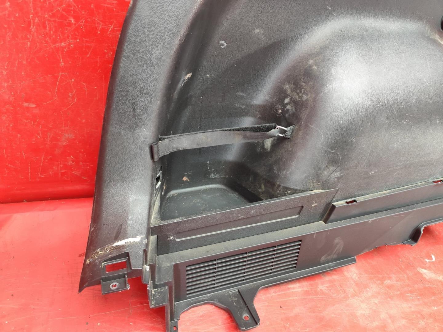 Обшивка багажника