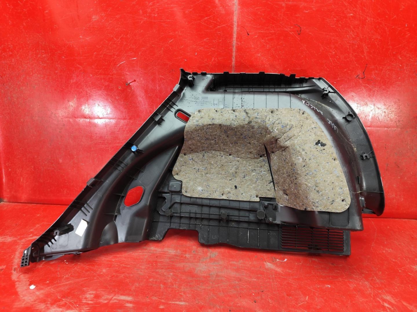 Обшивка багажника