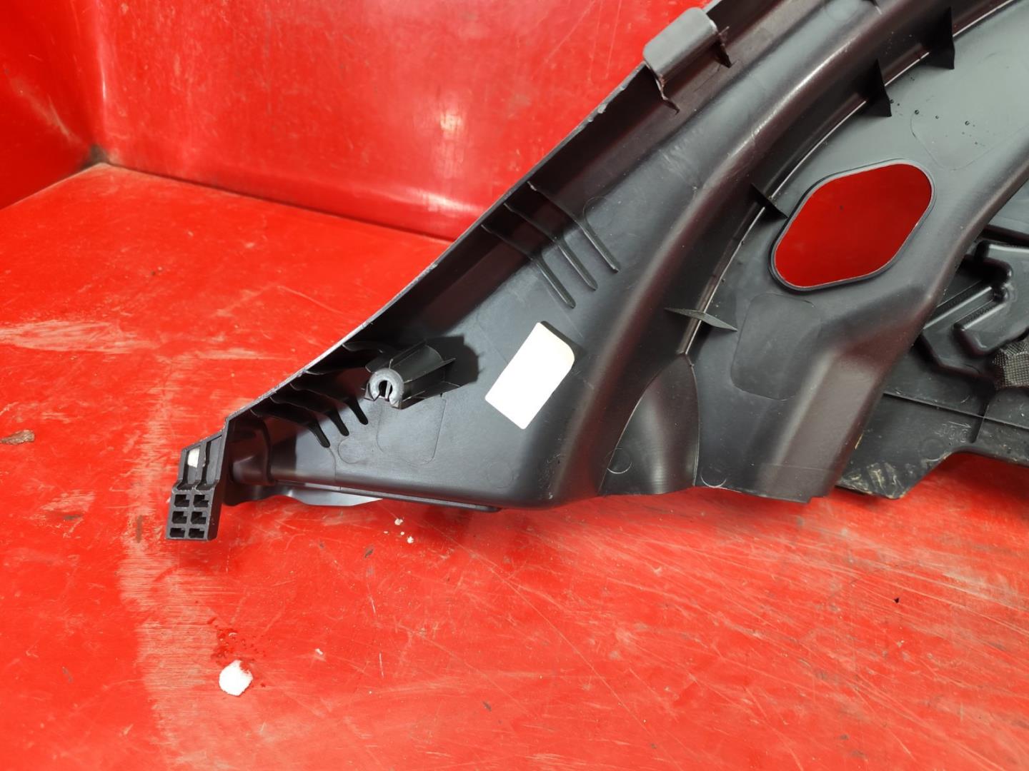 Обшивка багажника