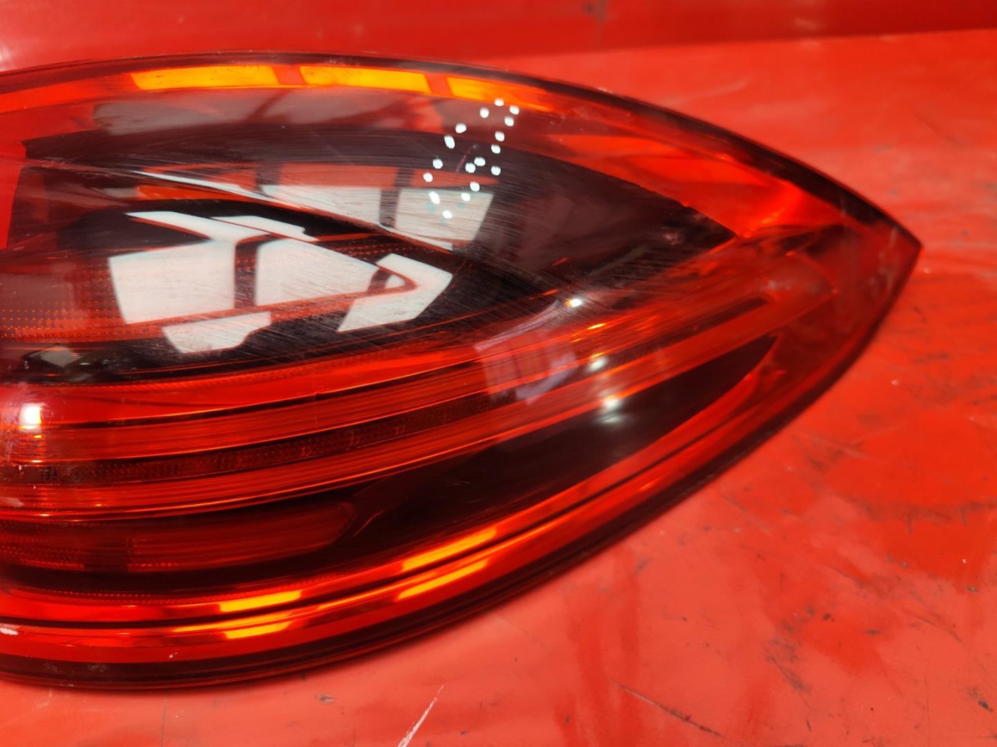 Фонарь задний