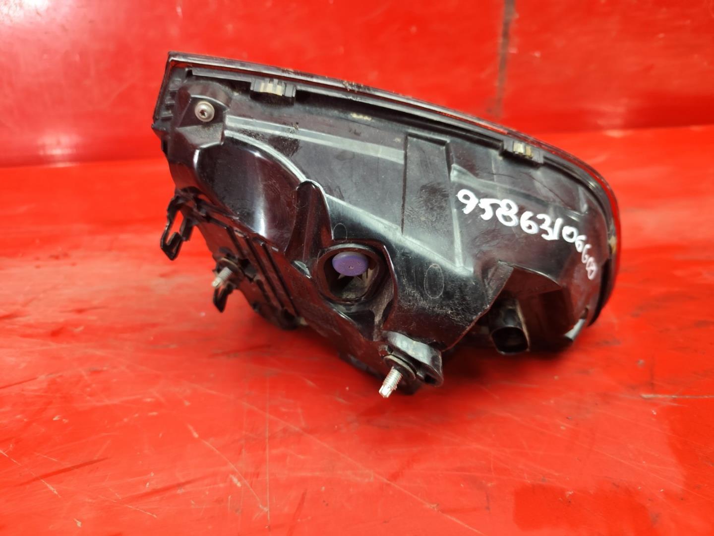 Фонарь задний