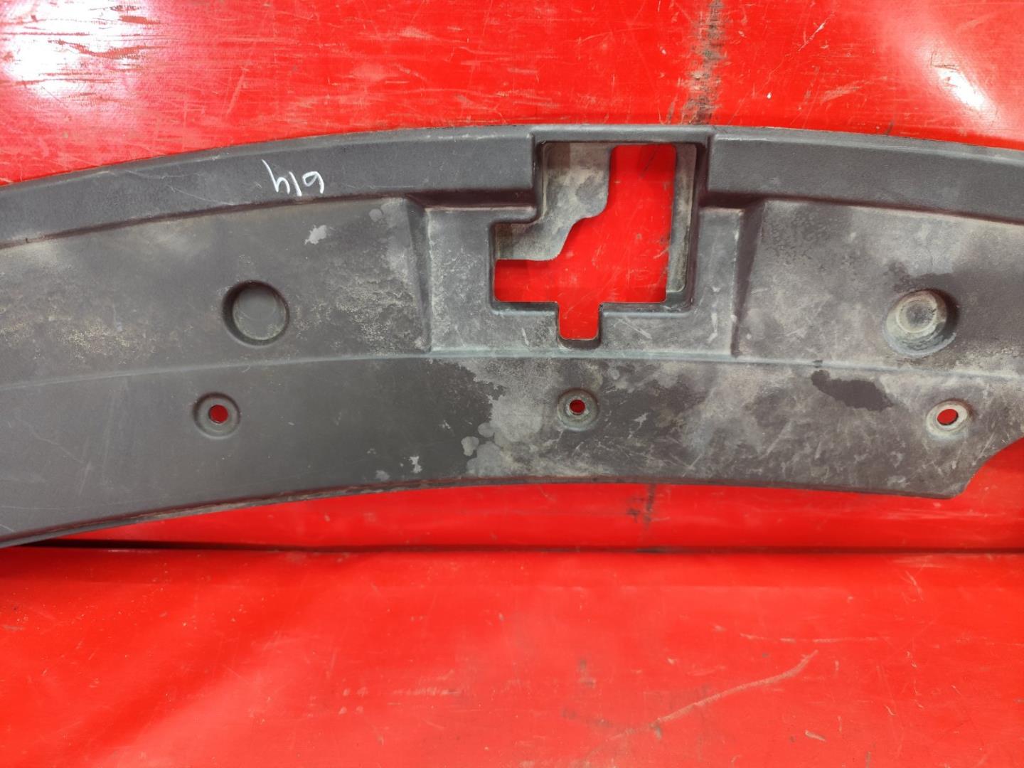 Кожух замка капота