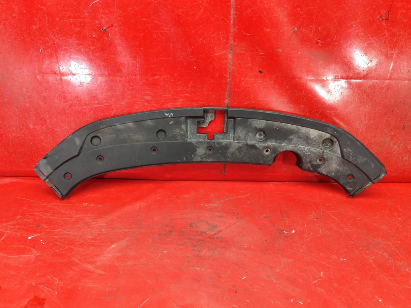 Кожух замка капота