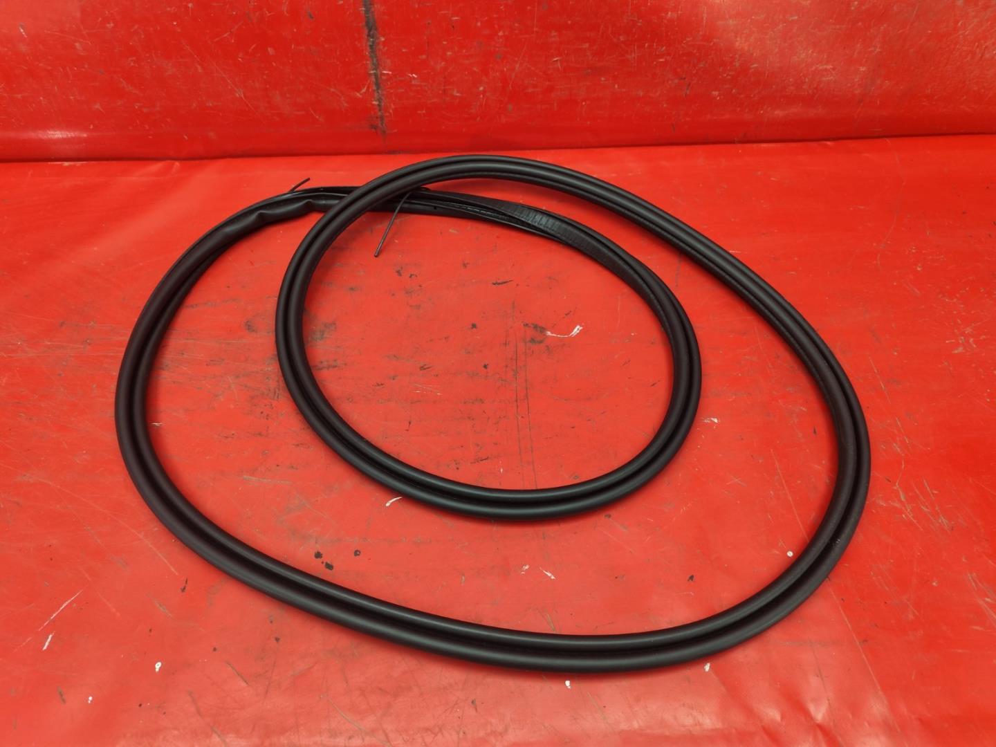 Уплотнитель двери