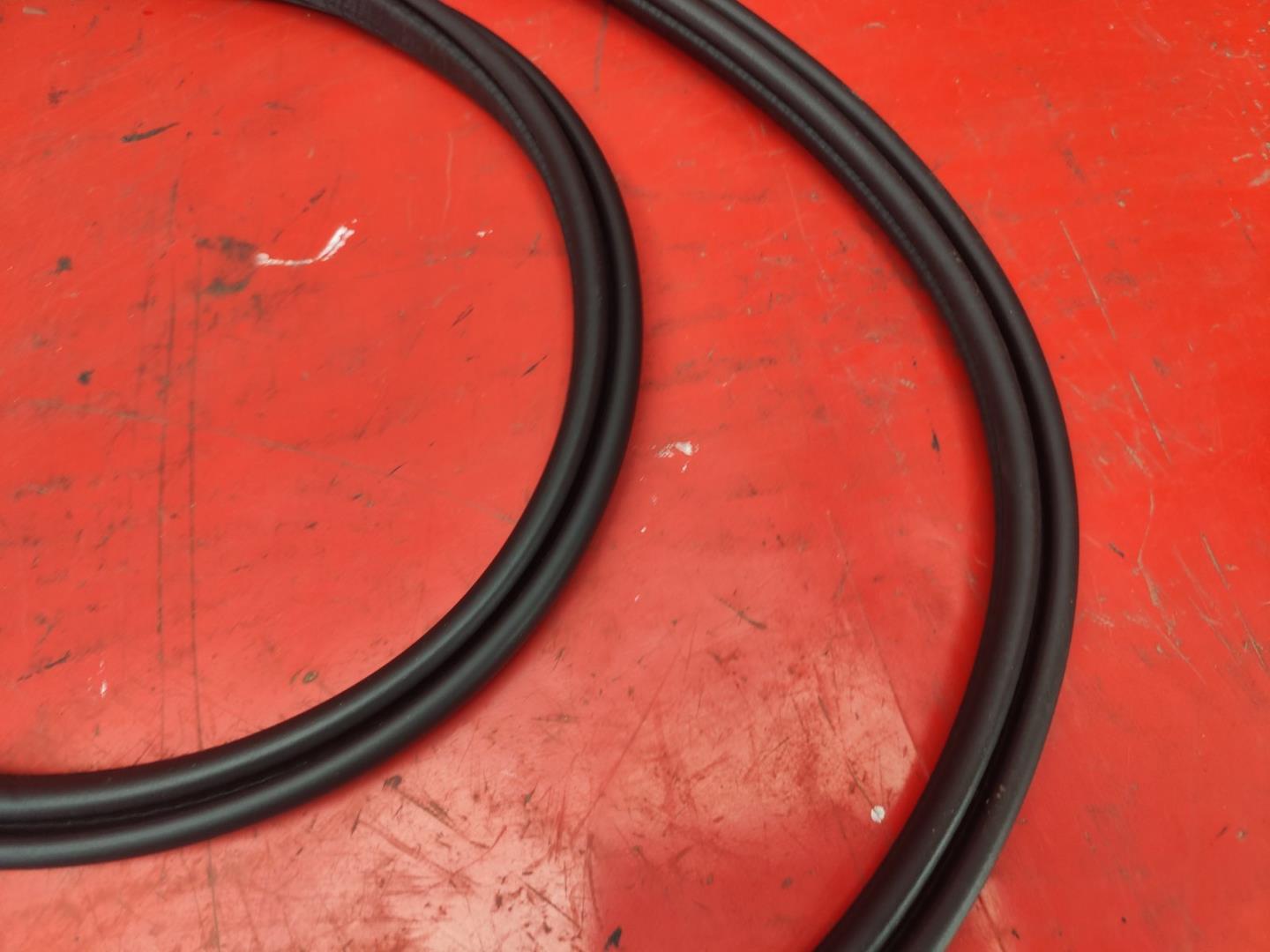 Уплотнитель двери