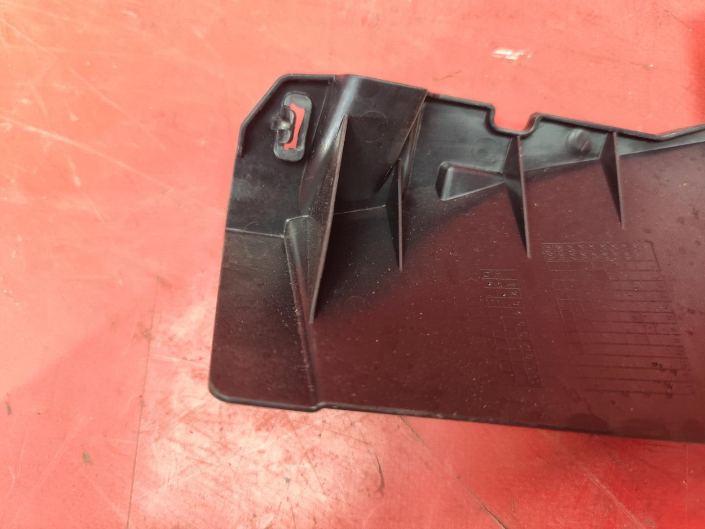 Воздуховод бампера левый