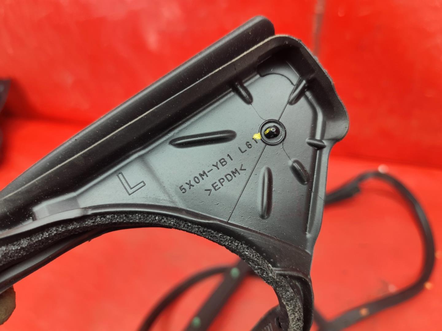 Уплотнитель двери