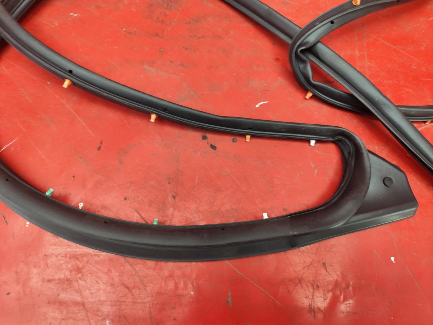 Уплотнитель двери