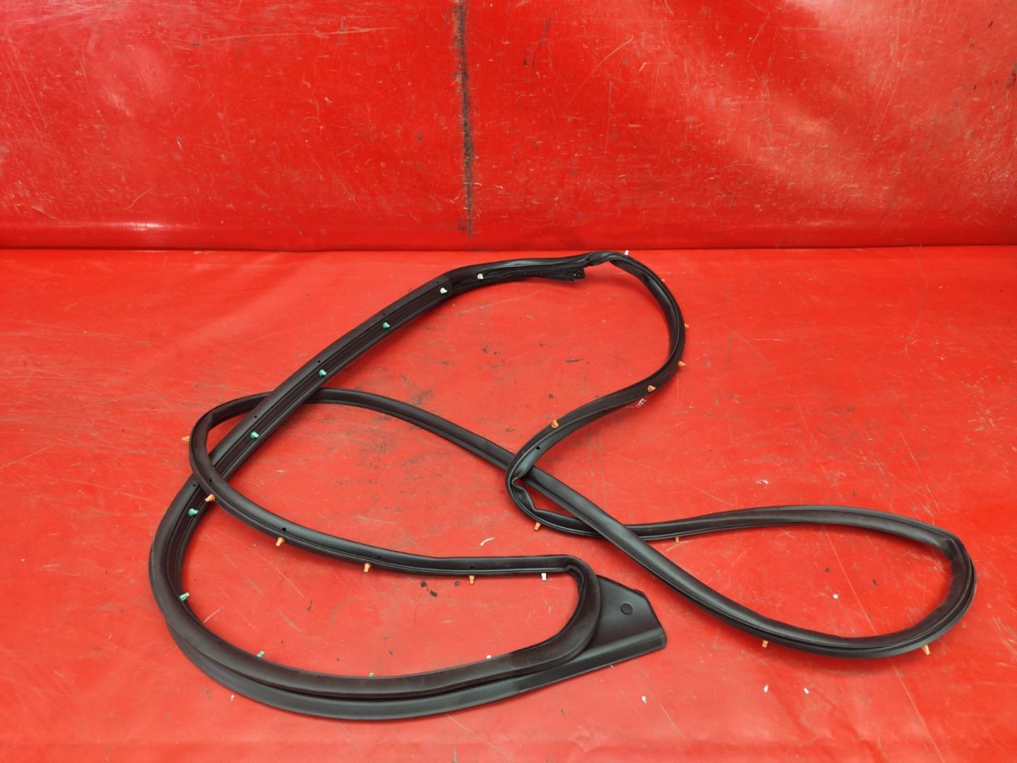 Уплотнитель двери