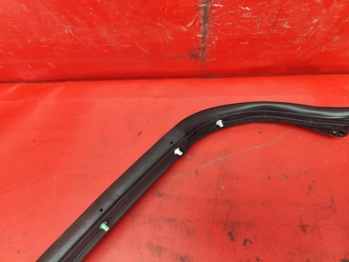 Уплотнитель двери