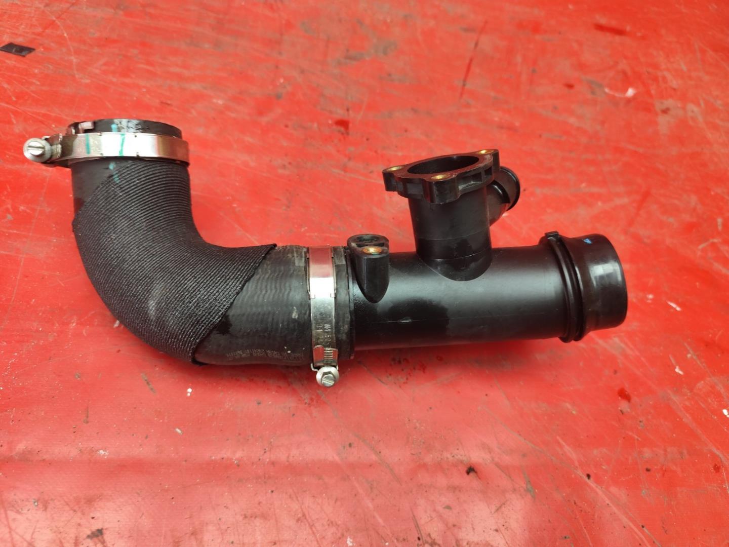 Патрубок интеркулера