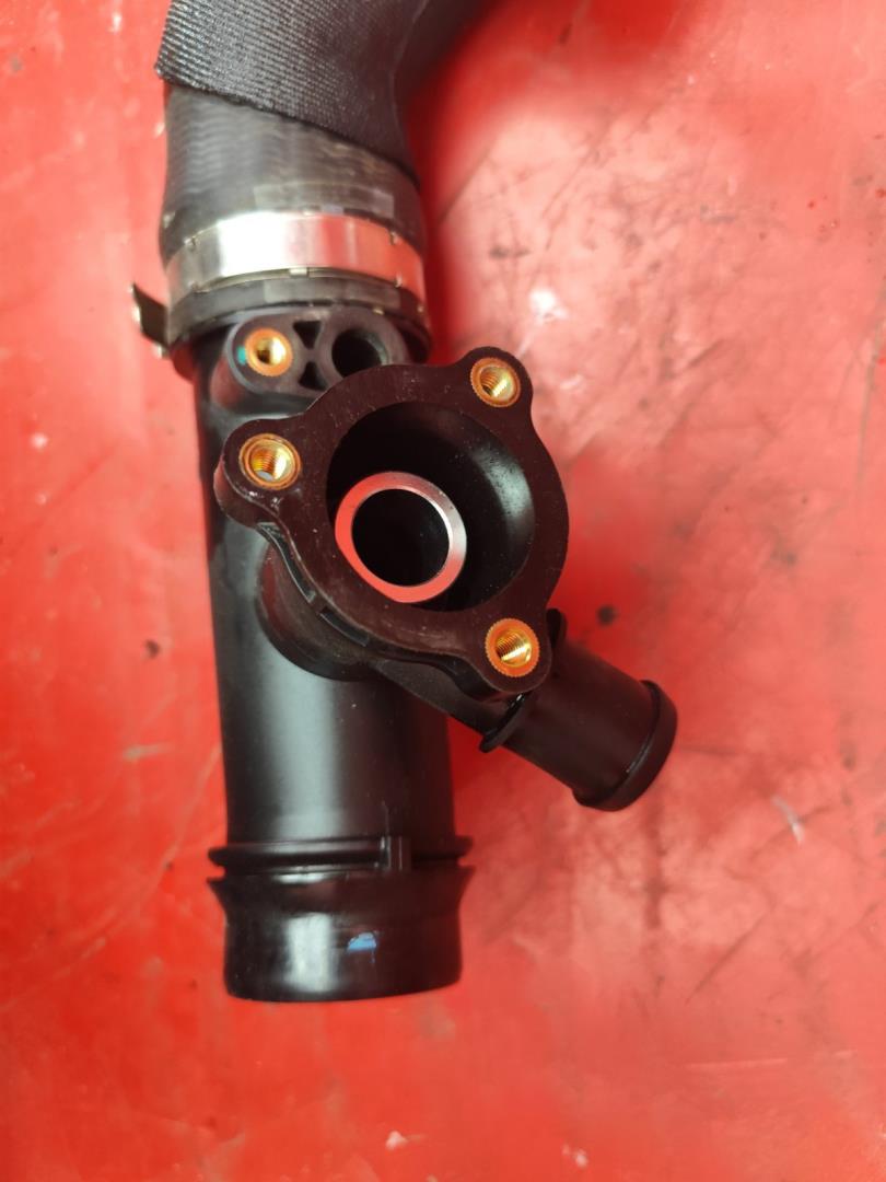 Патрубок интеркулера