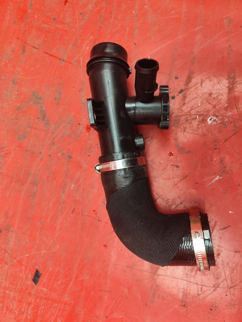 Патрубок интеркулера