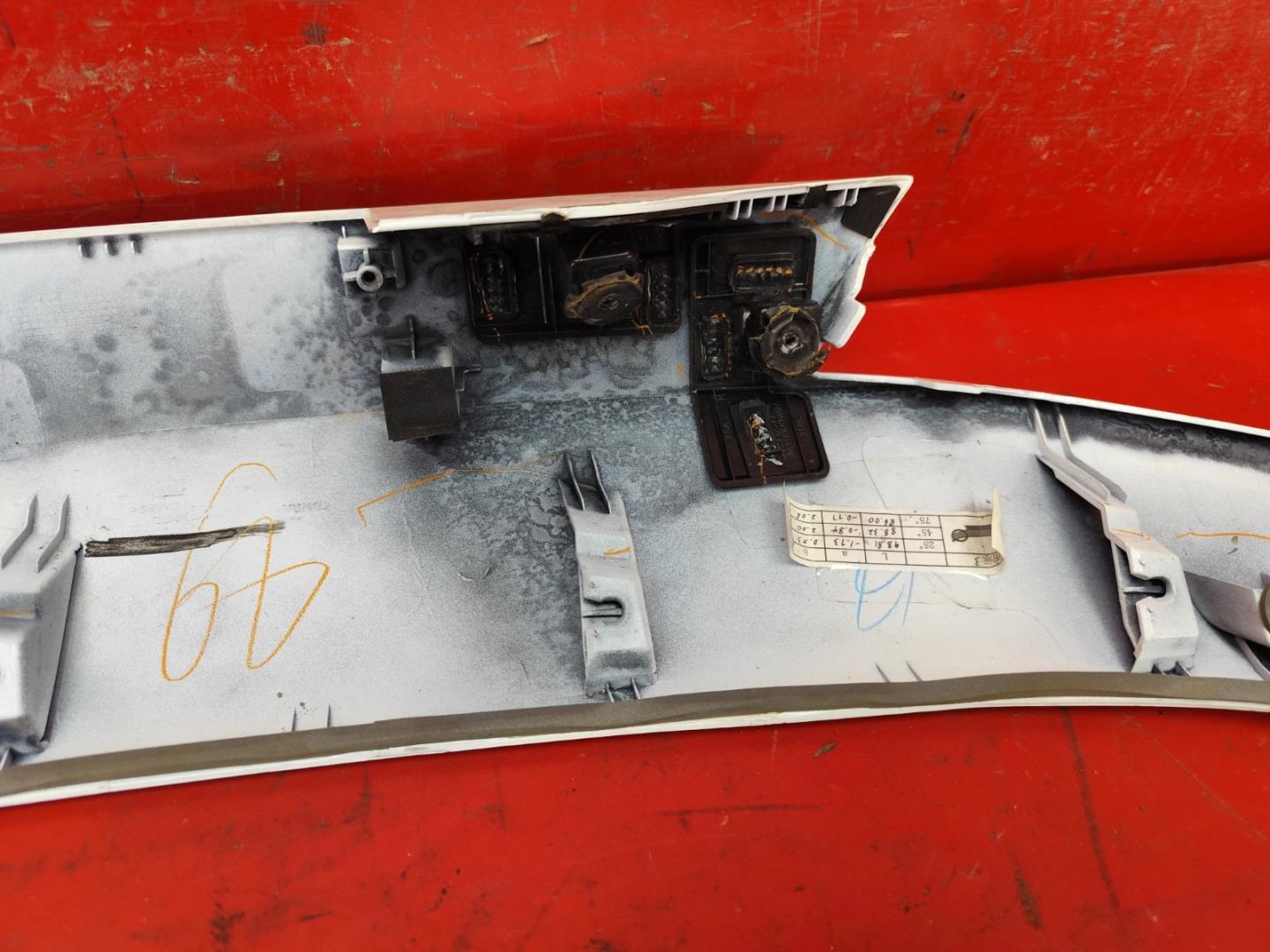 Накладка крышки багажника