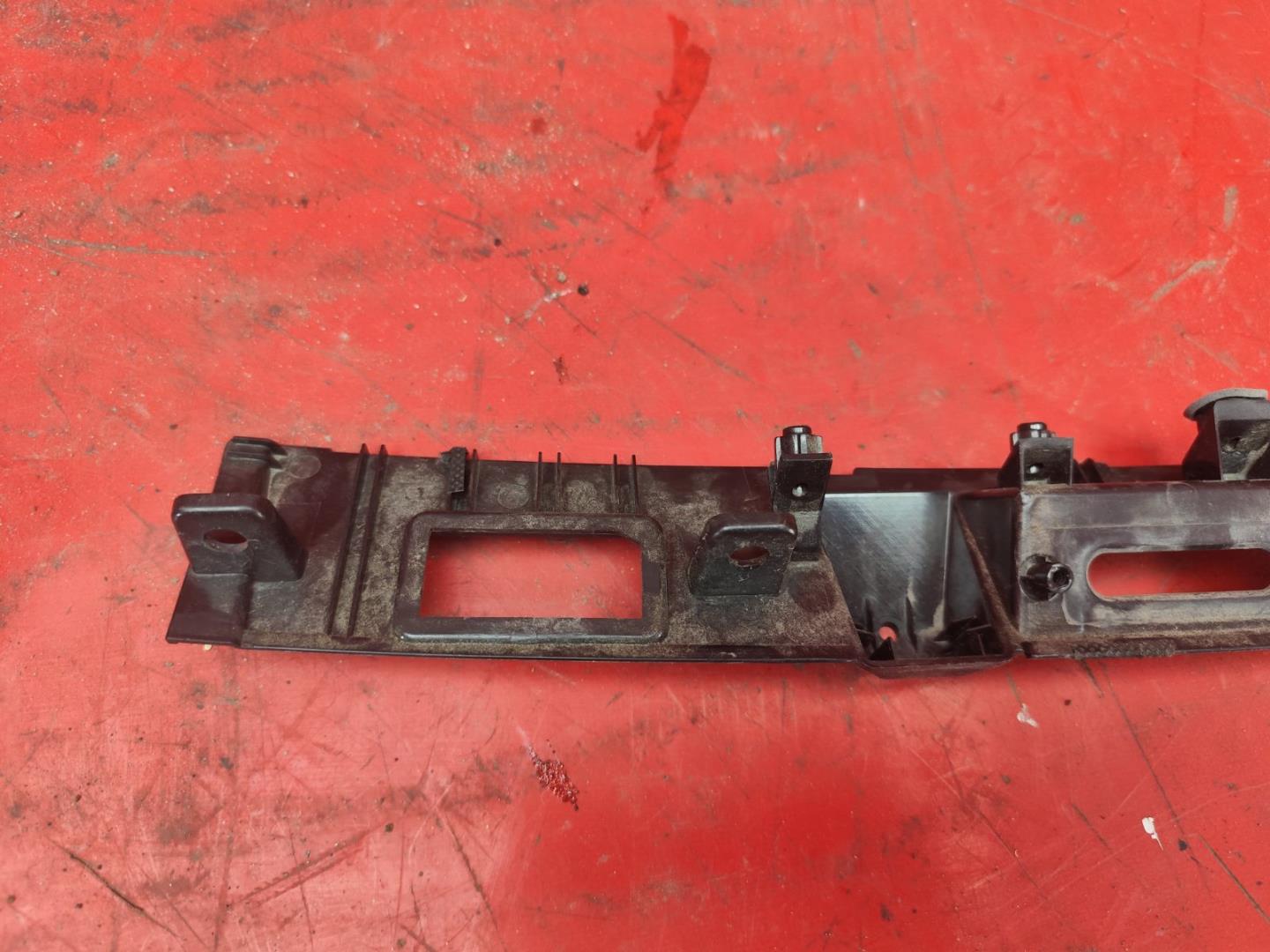 Накладка крышки багажника