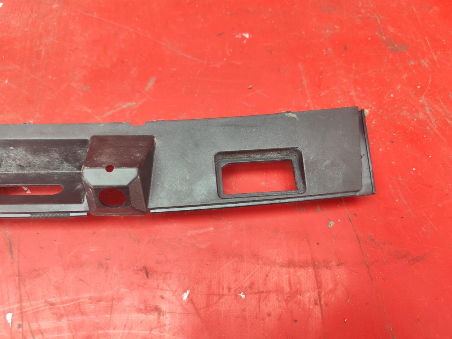 Накладка крышки багажника