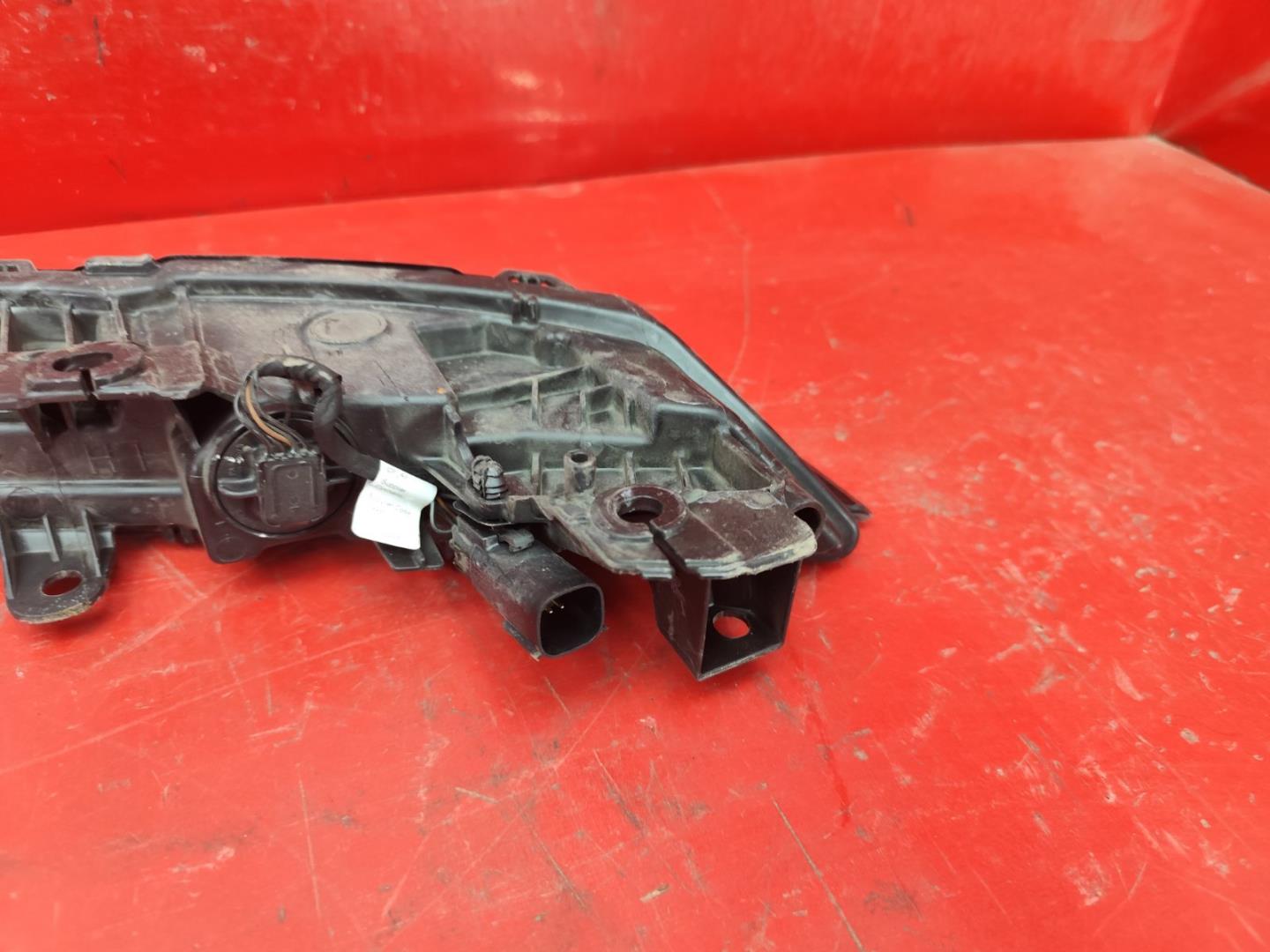 Фара дневного света (ходовые огни)