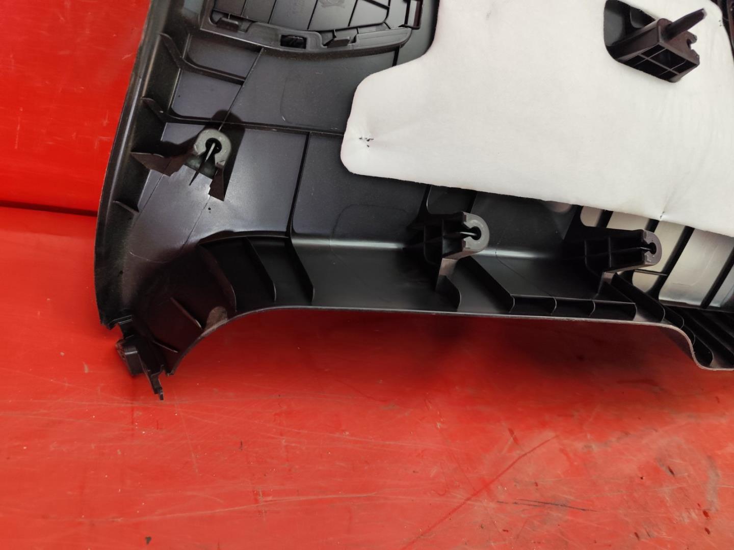 Обшивка багажника