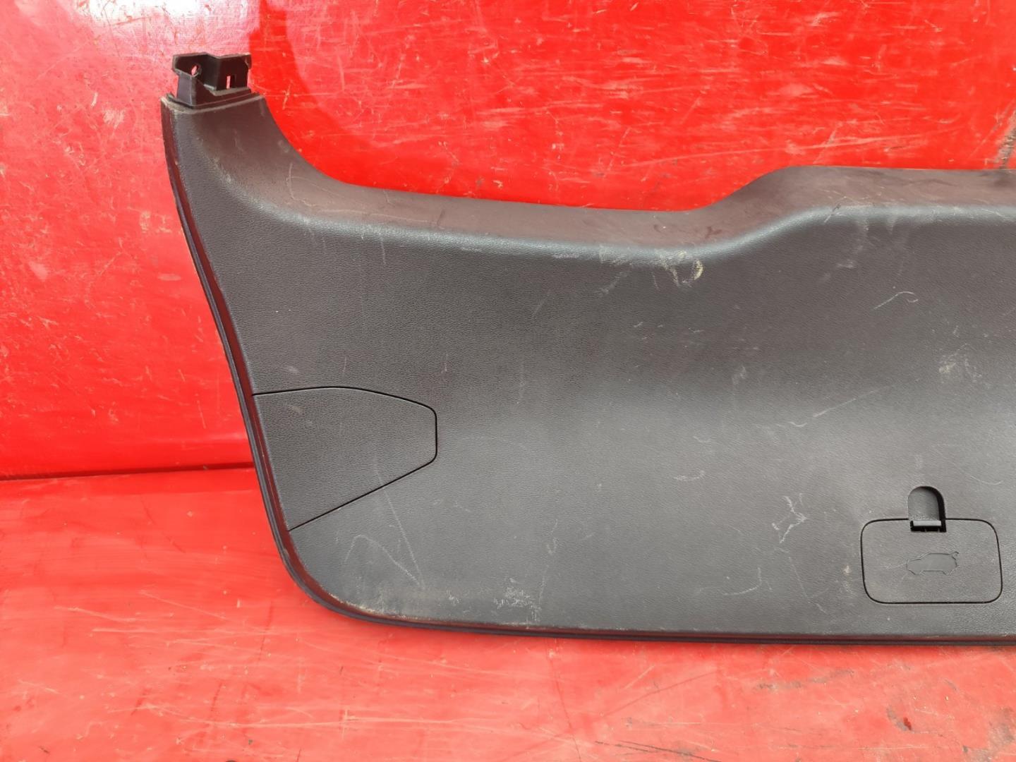 Обшивка багажника