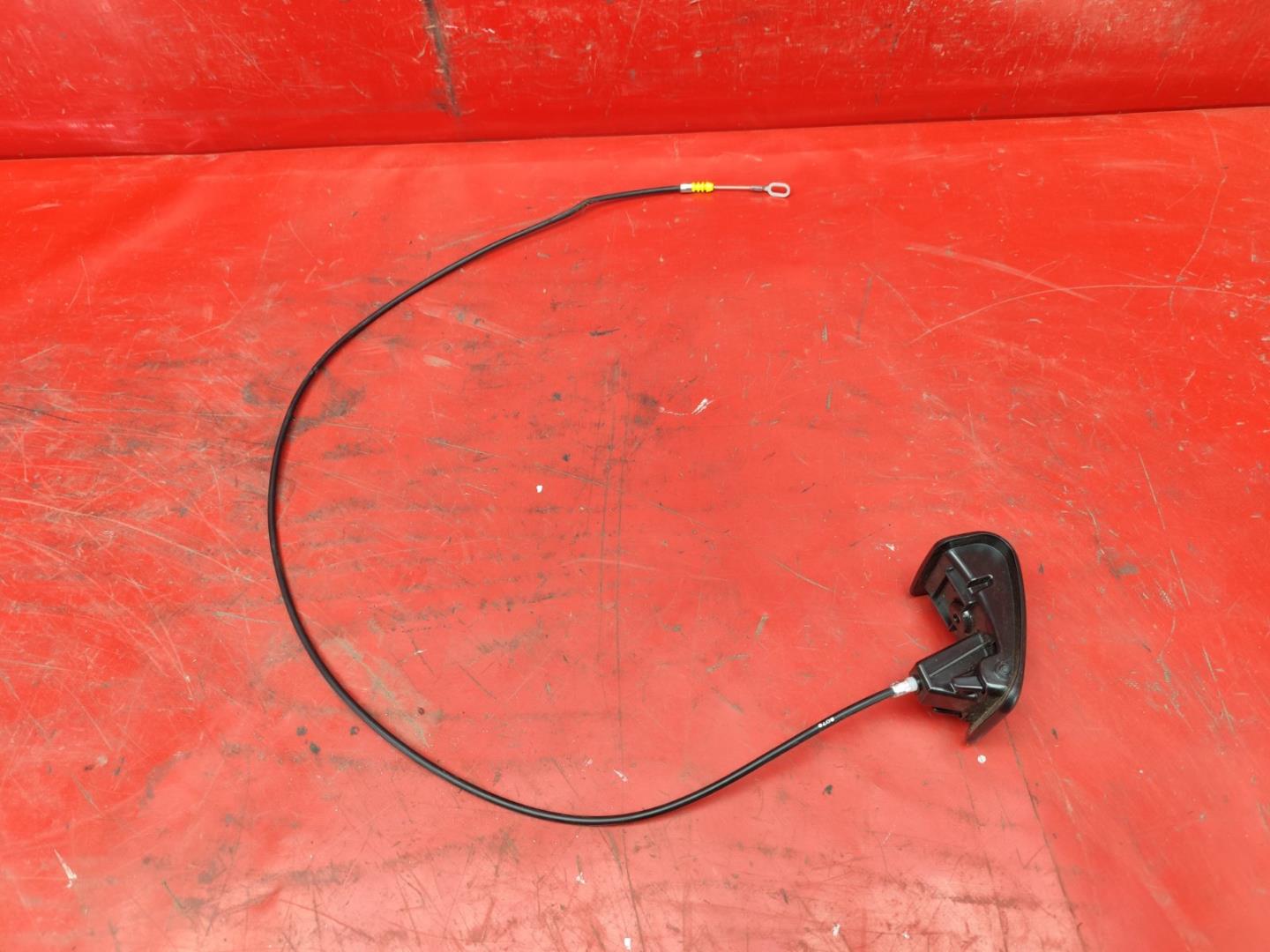 Ручка открывания капота