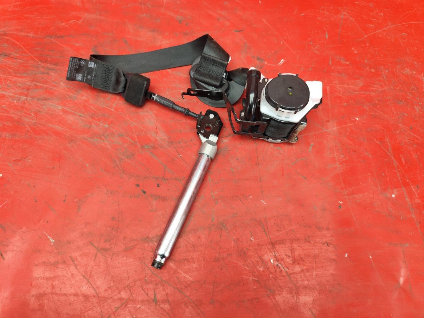 Ремень безопасности