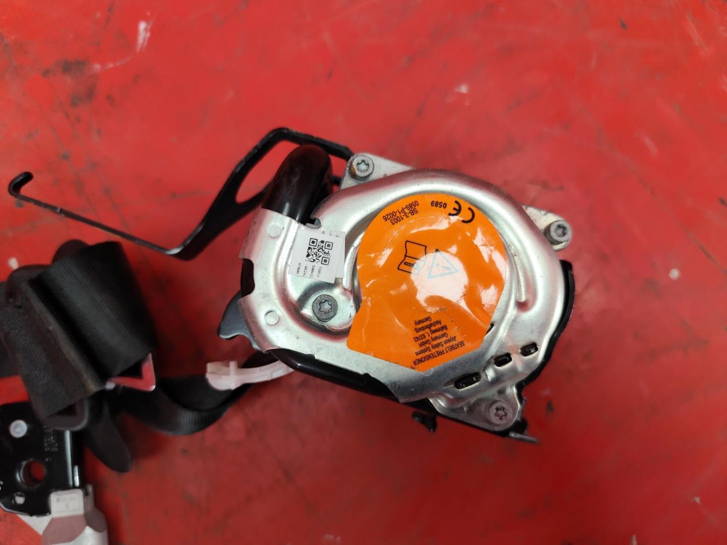 Ремень безопасности