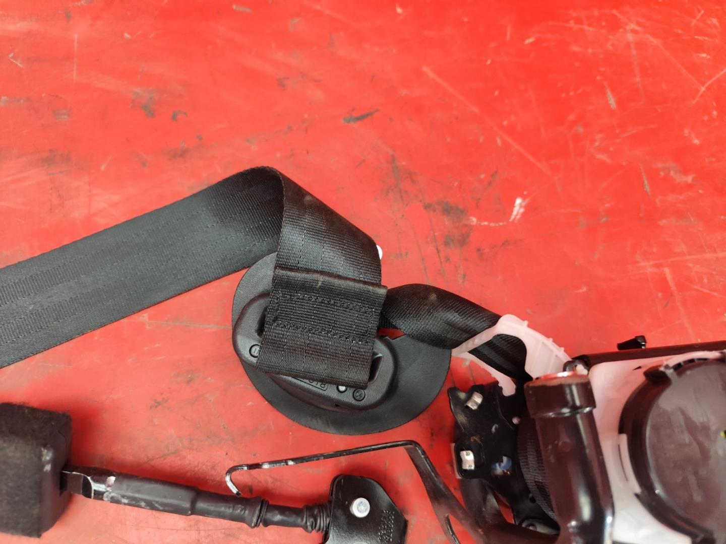 Ремень безопасности