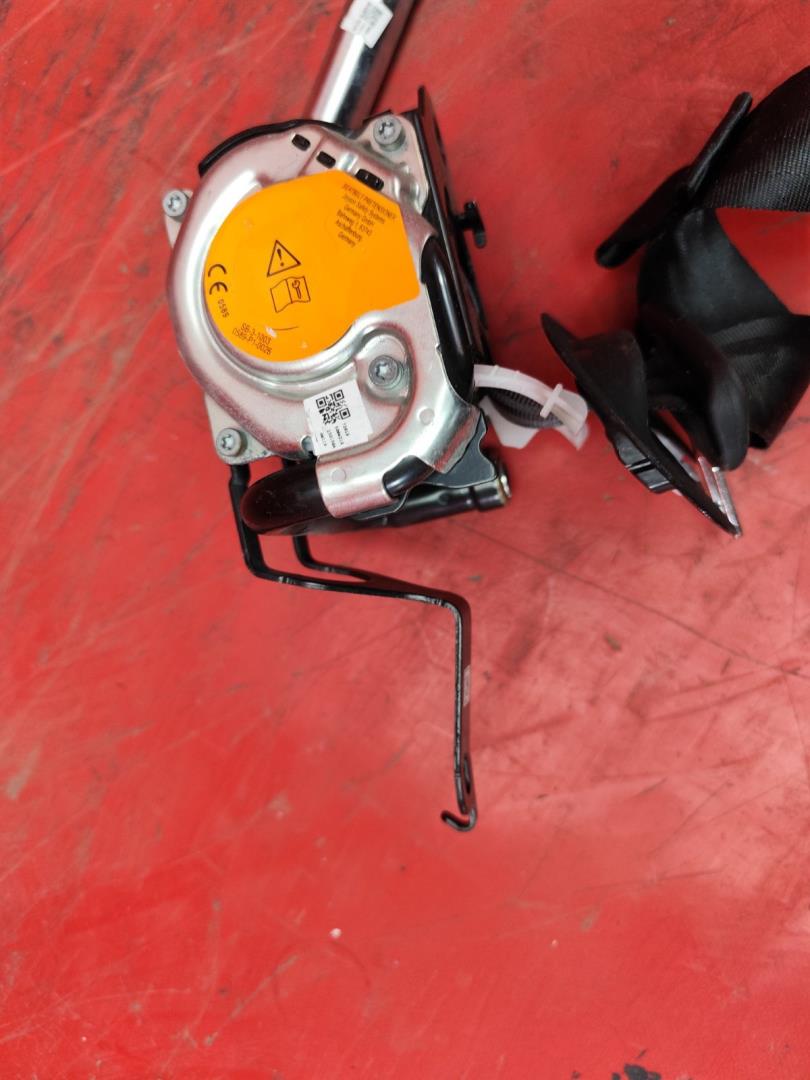 Ремень безопасности