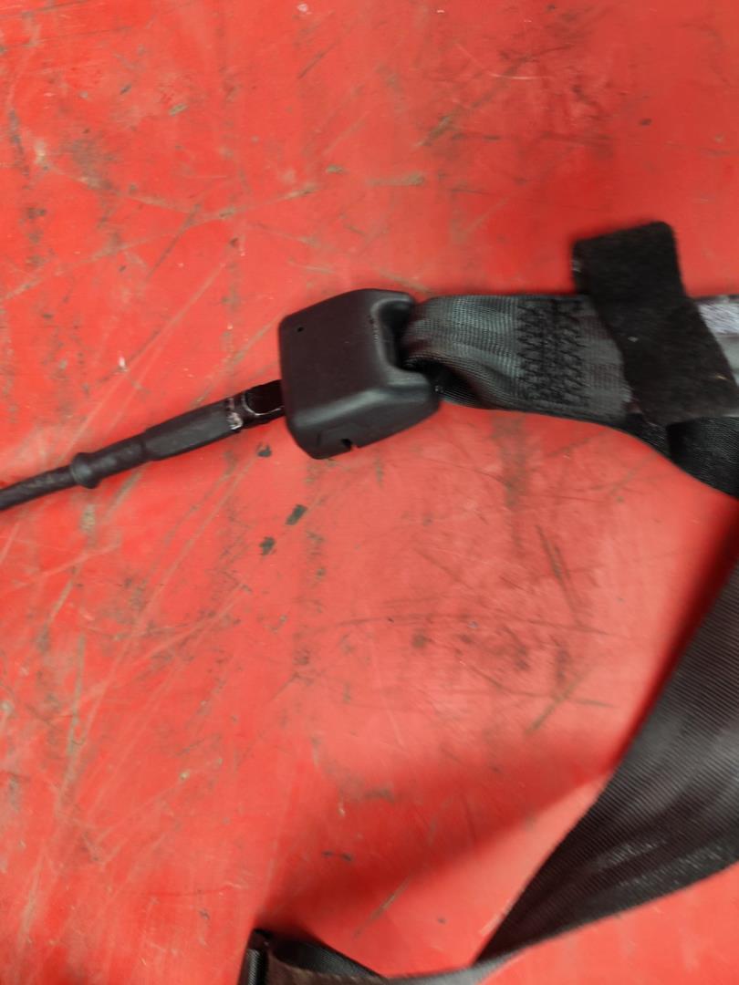 Ремень безопасности