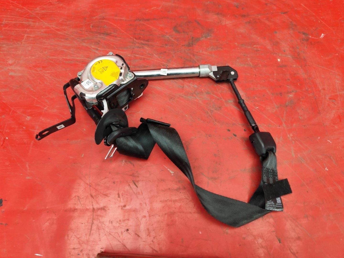 Ремень безопасности