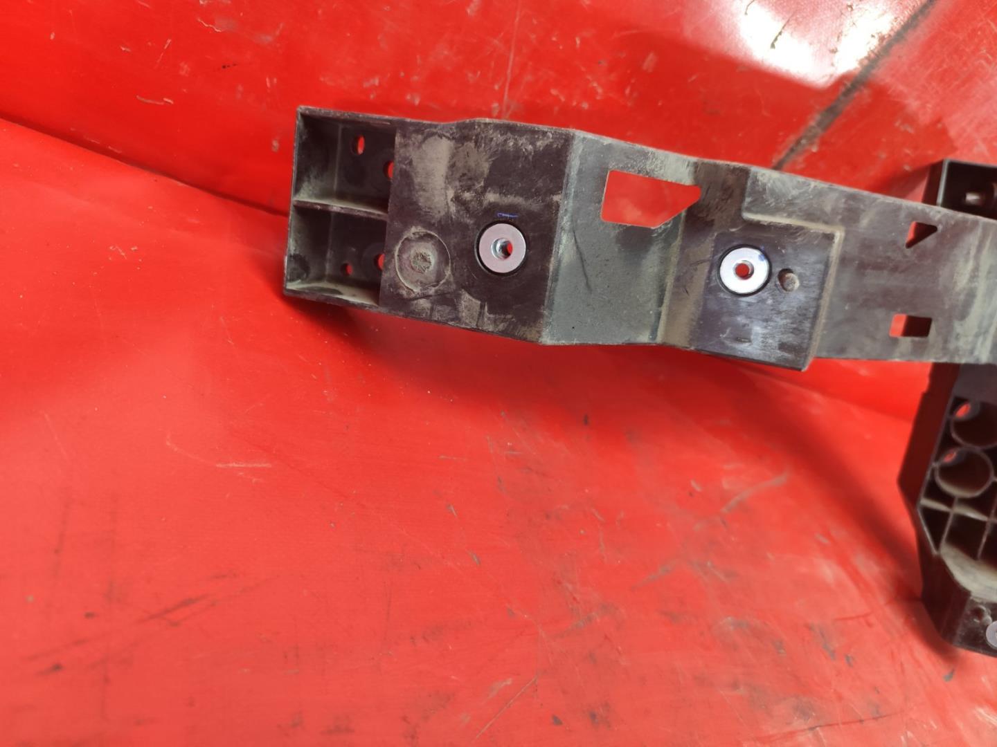 Кронштейн крепления фары