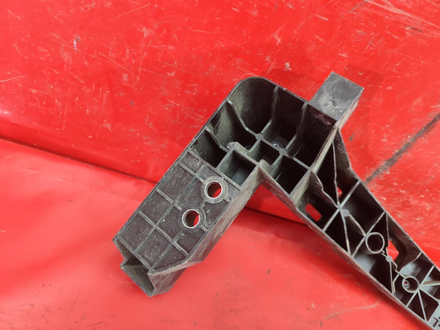 Кронштейн крепления фары