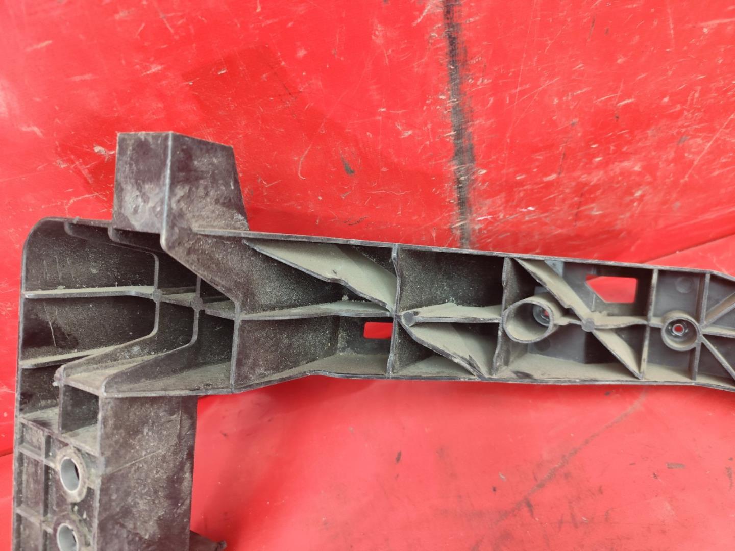 Кронштейн крепления фары