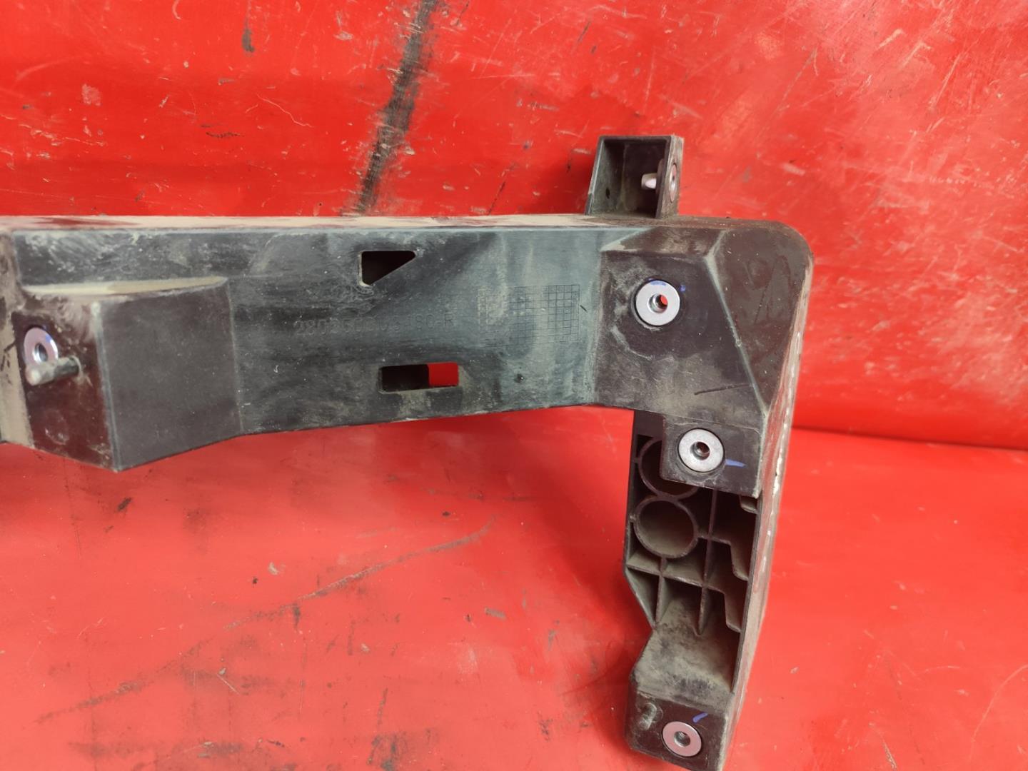 Кронштейн крепления фары