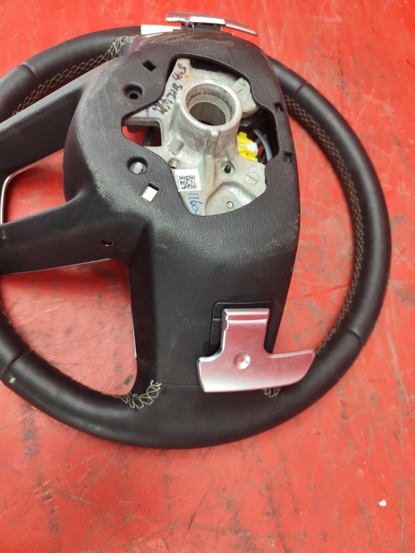 Рулевое колесо (руль)