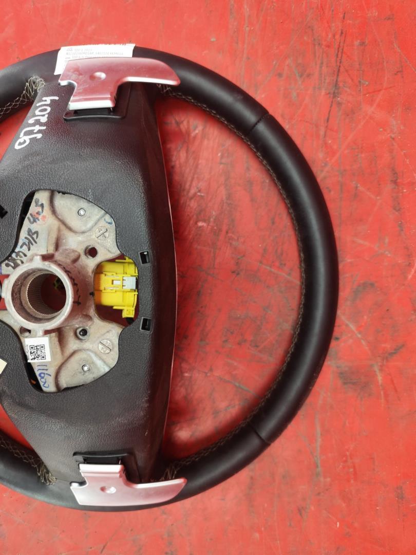 Рулевое колесо (руль)