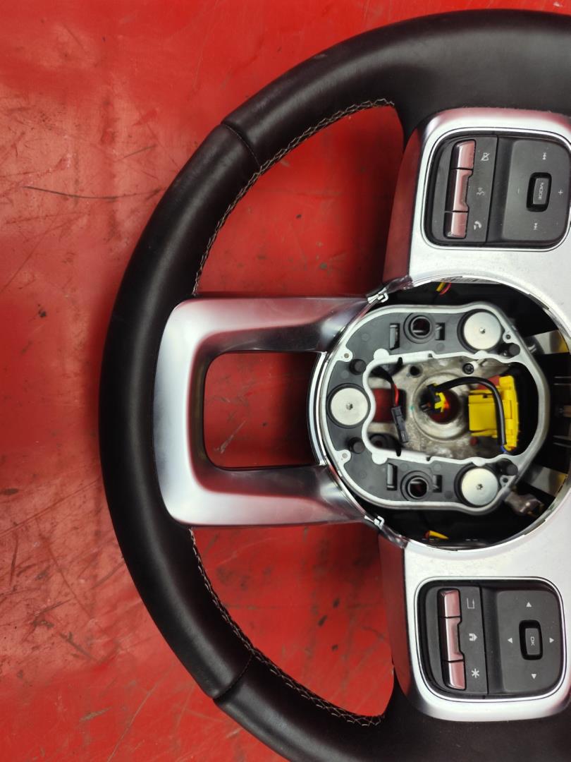 Рулевое колесо (руль)