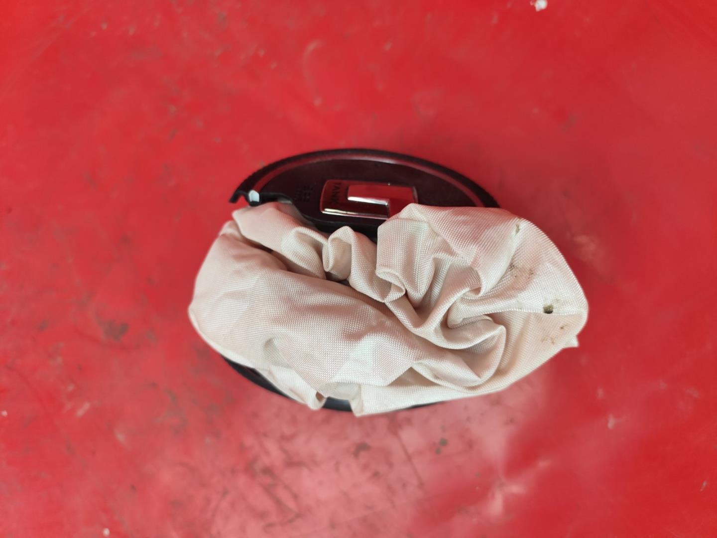 Подушка безопасности в рулевое колесо