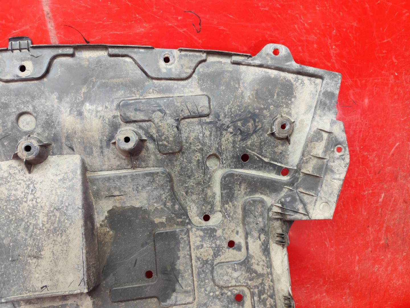 Пыльник двигателя