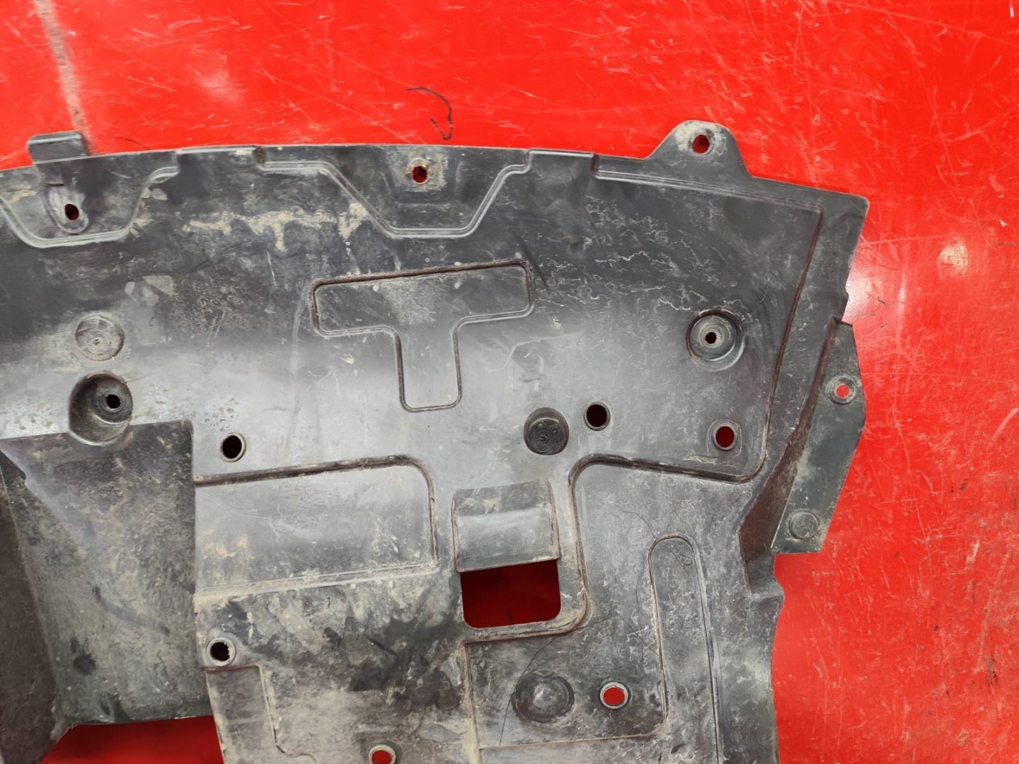 Пыльник двигателя