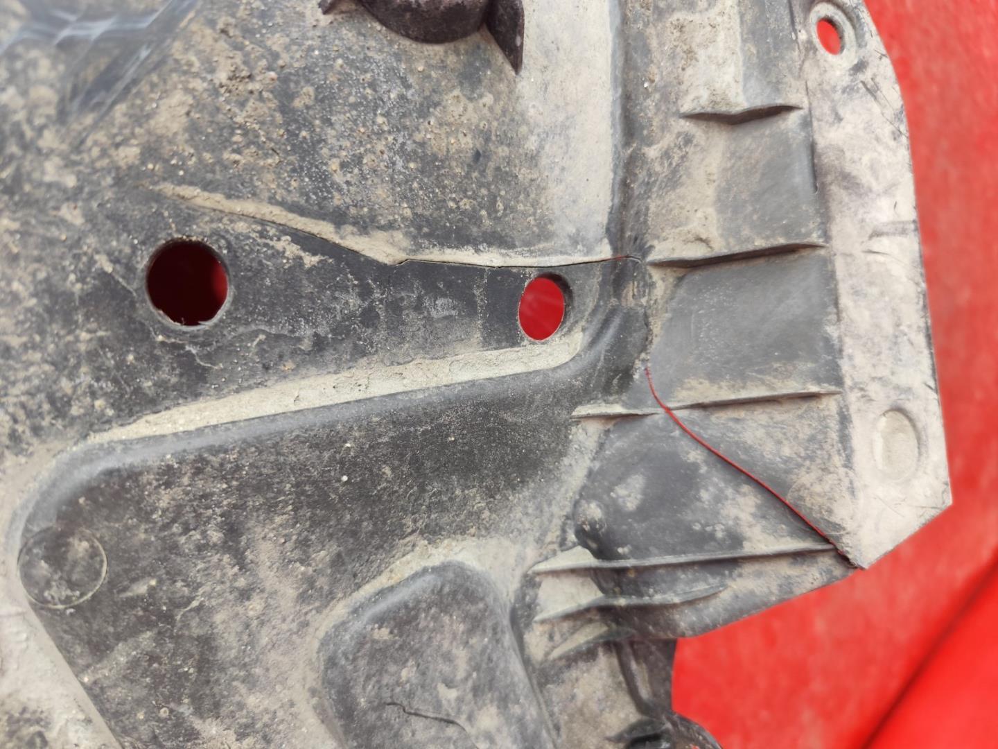 Пыльник двигателя