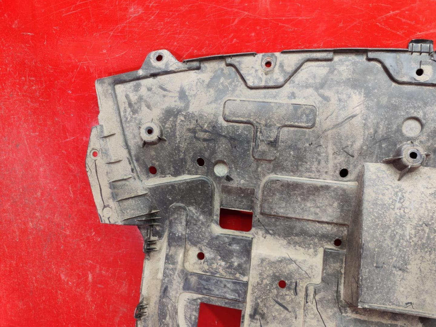 Пыльник двигателя