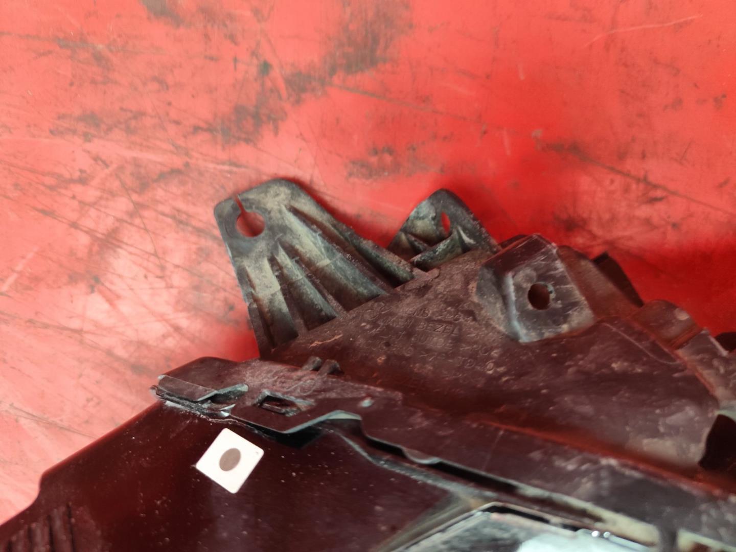 Фара дневного света (ходовые огни)