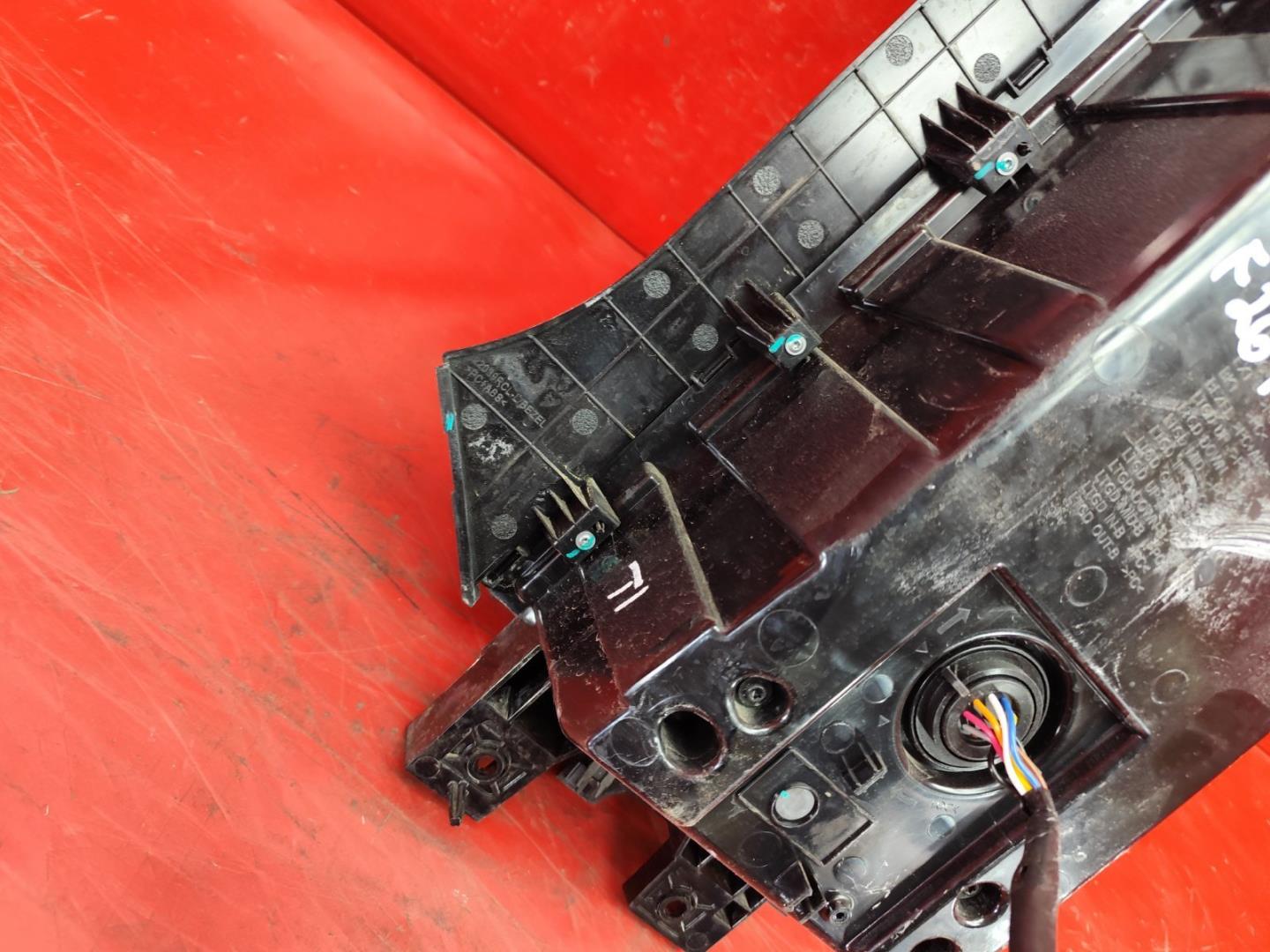 Фонарь задний